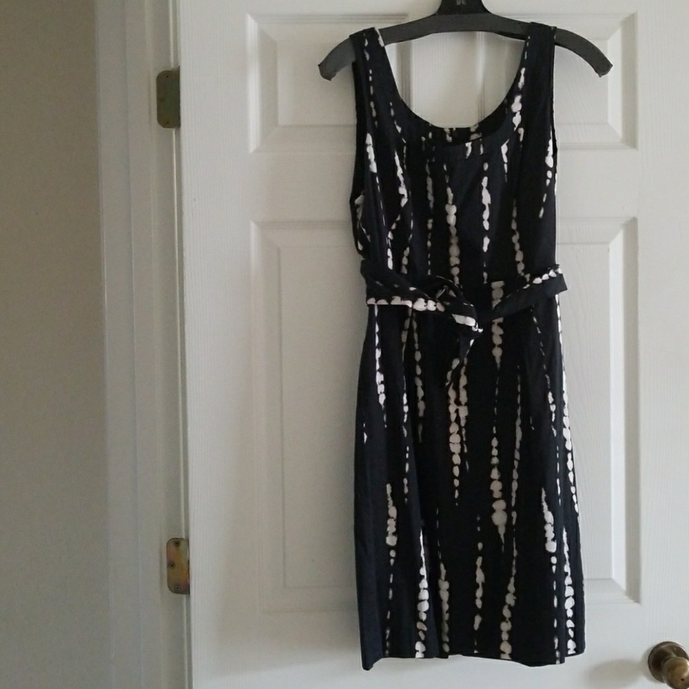 Ann Taylor sleeveless black/beige/white dress 10